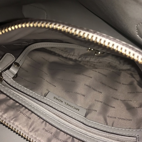 Michael Kors Purse - Picture 4 of 6